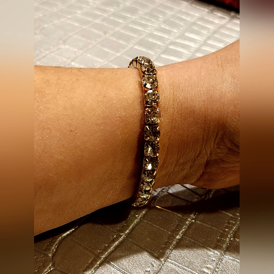 New Design Shiny Bracelet With Crystal Stainless Steel HypoallergenicStretches 20$